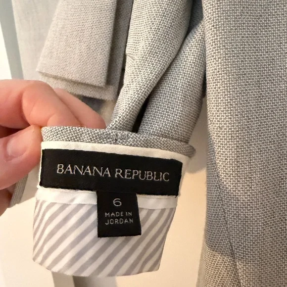 Banana Republic Light Gray Women's Blazer and Trousers - Picture 3 of 6
